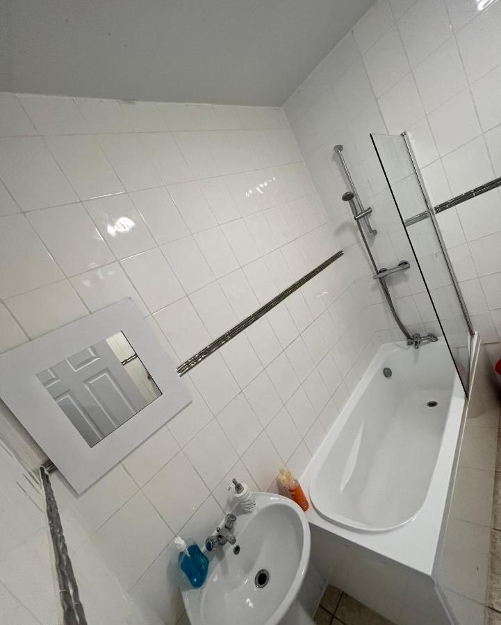 Westgate Apartments Нюкасъл ъпон Тайн Екстериор снимка